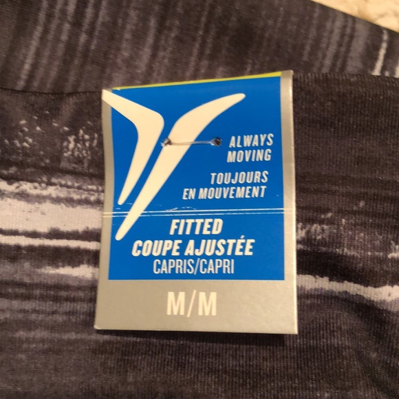 NWT Old Navy Active L Leggings Capri - Picture 11 of 16